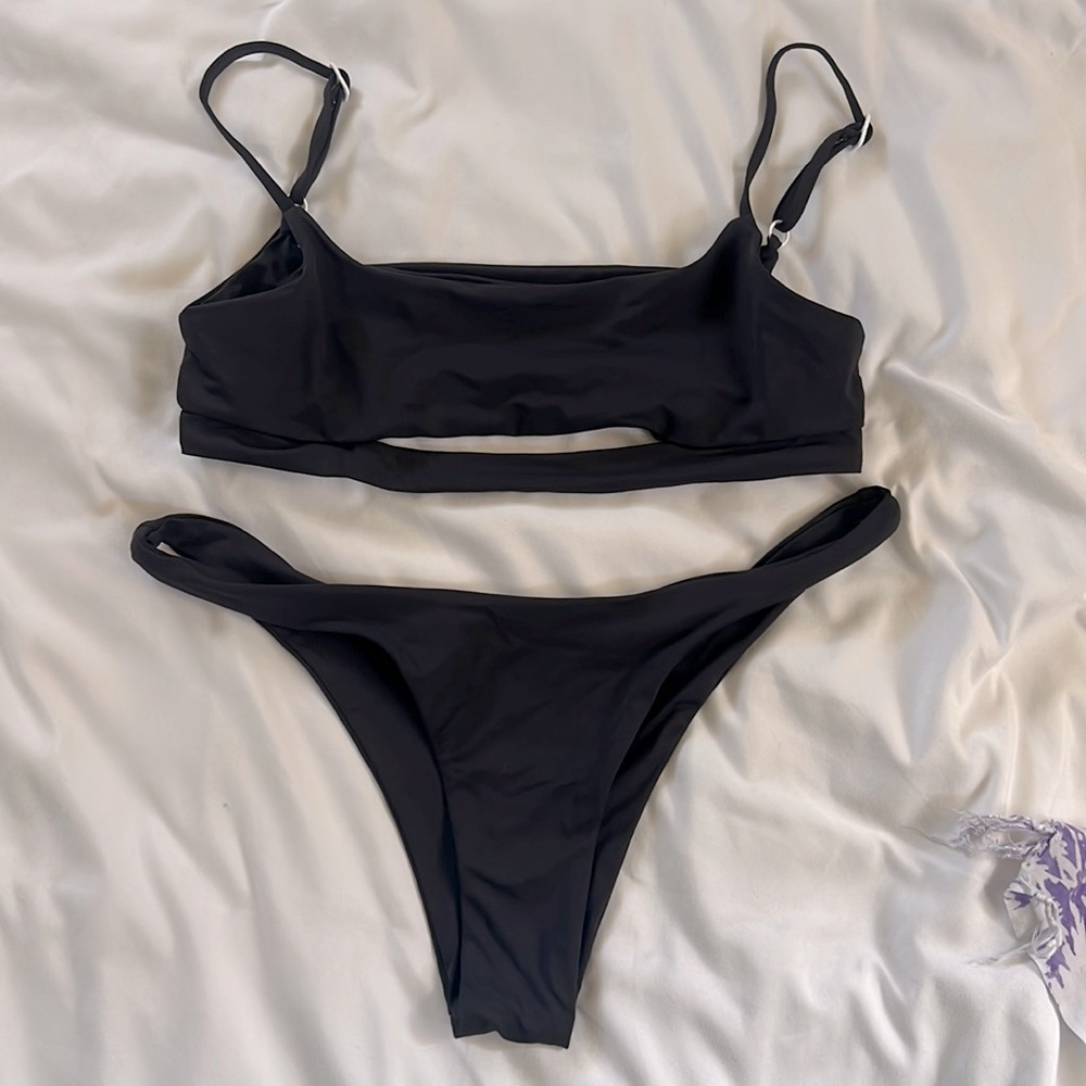 Toast swim black bikini set